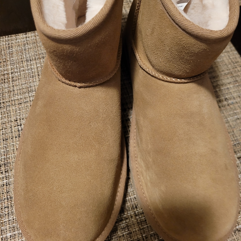 UGG Jona Boot New Size 6 Kids/girls boots
